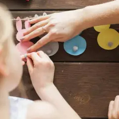 Sensoryczne zabawki dla 2 latka, które rozweselą i stymulują malucha