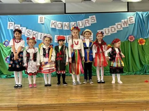Stroje ludowe dla dzieci: przewodnik po wyborze i pielęgnacji